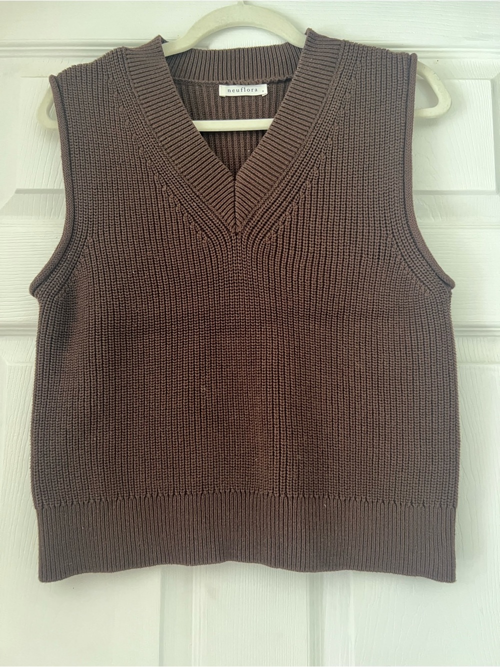 Neuflora Sleeveless Knit V‑Neck Sweater Vest in Chocolate Brown